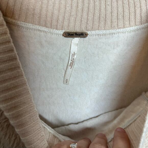 Free People Broken Glass Blush Pink Textured Fringe Sweater Size Small - Picture 4 of 8